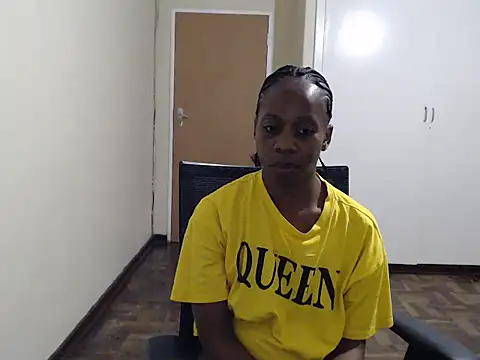 QUEENMANDYY: онлайн-секс-чат