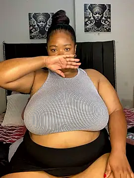 LunaCovenn's Webcam Show