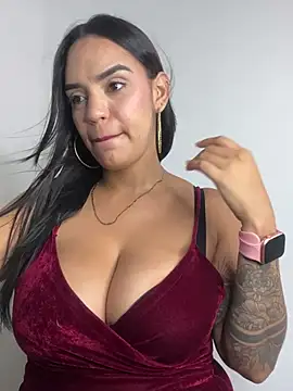 Sara-77's Live XXX Chat