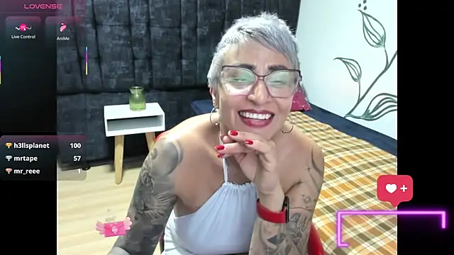 Charlotte__Gray élő XXX-chatje