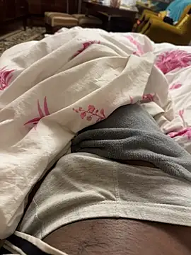 Mumbai_Guy_143 Show in webcam