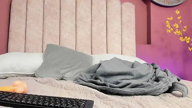 Miaa_Adams_ Chat XXX in diretta