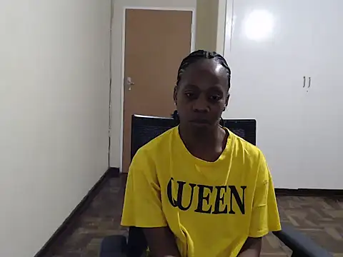 QUEENMANDYY's Live XXX Chat