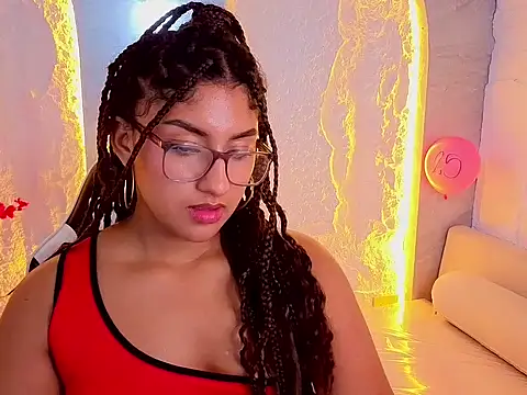 isabella_tp Show in webcam