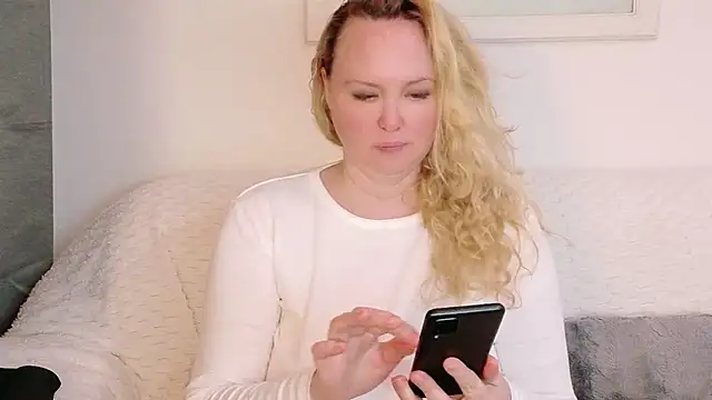 Sarah4you Chat XXX live