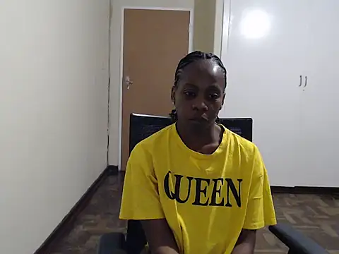 QUEENMANDYY's Live XXX Chat