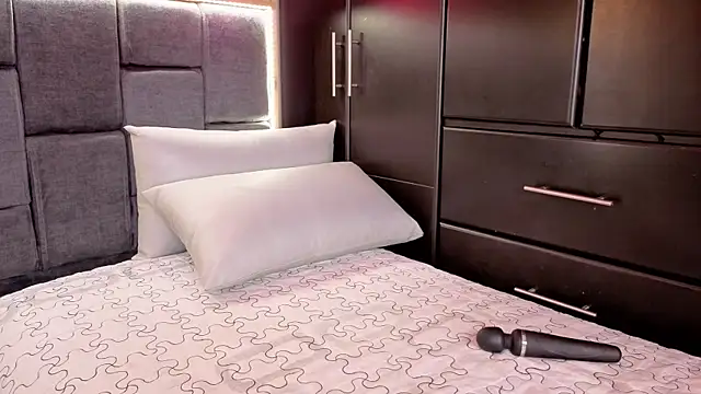 Im-Lola Show in webcam