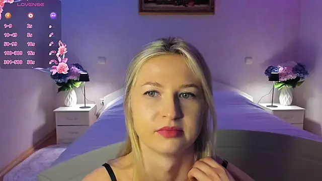 Julie_Blaze's Live XXX Chat