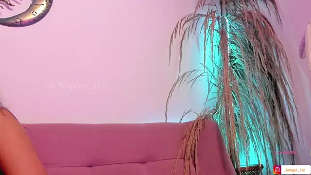 Chat +18 de Anngel_1 ao vivo