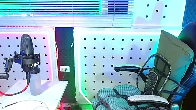 Godofcumxxx: διαδικτυακό σόου στην κάμερα