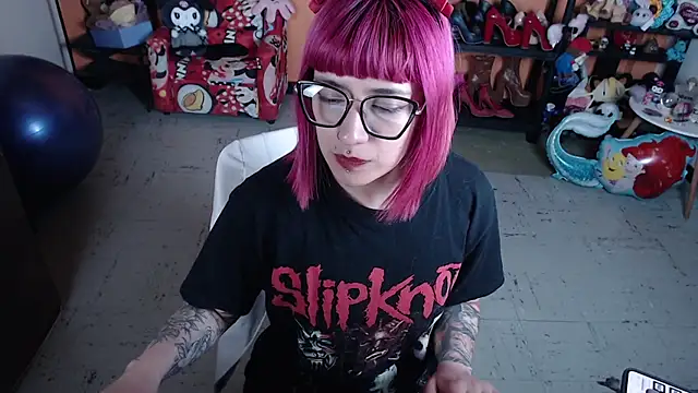 Chatroom XXX en direct de MissMiia2