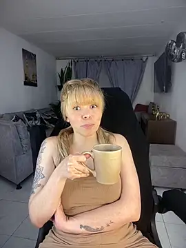 carolina16loveのライブXXXチャット