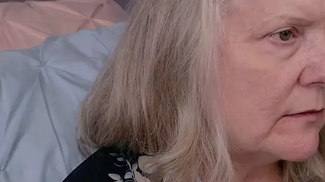 Chat +18 de Kaitlyn_Winters ao vivo