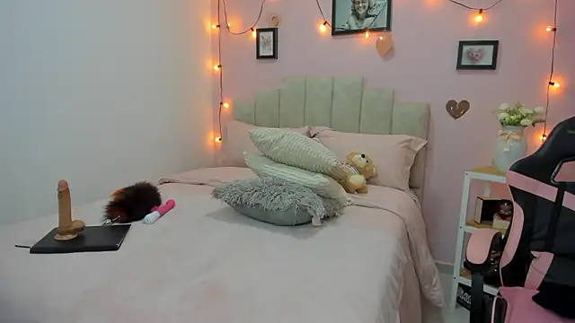 emilyharrix: вебкам-шоу