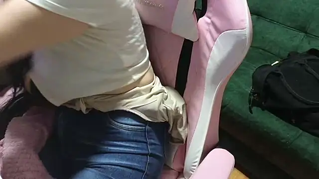 valery_cute_18: онлайн-секс-чат