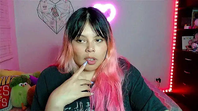 EllieMoonX: онлайн-секс-чат