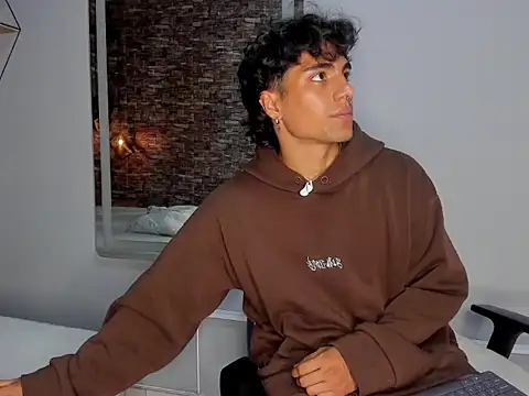 Онлайн чат XXX MattFiore