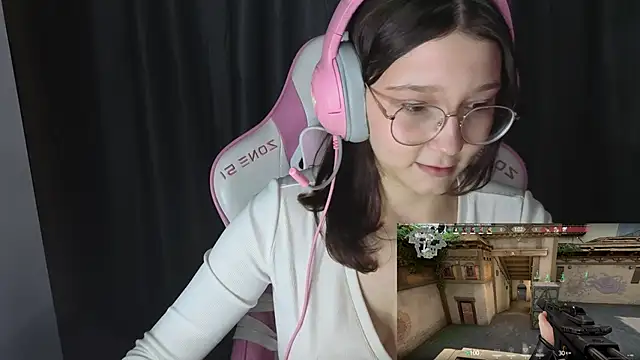 Pink-Aura-: онлайн-секс-чат