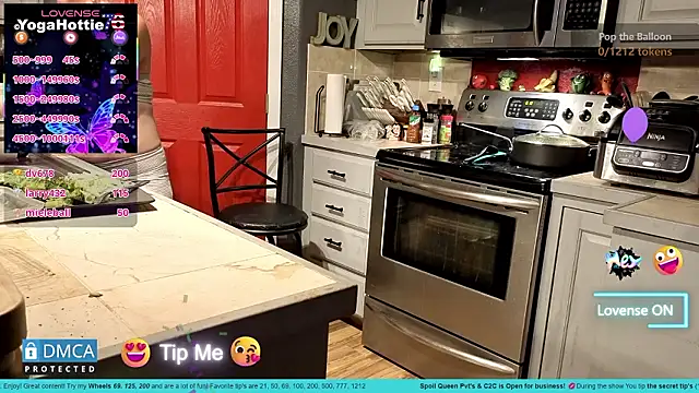 YogaHottie76: онлайн-секс-чат