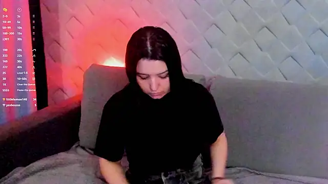 CrimsonBella: онлайн-секс-чат