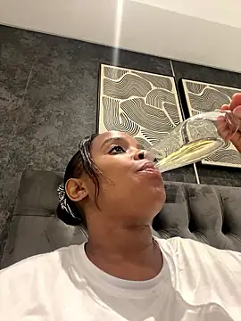 Saggy_areola95's Webcam Show