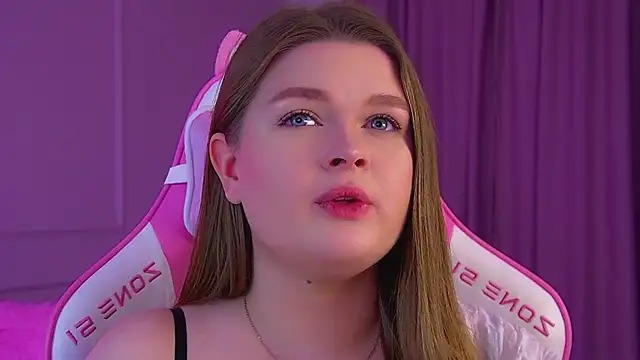 CrystalLyonsのライブXXXチャット