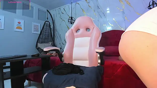 loress_ass_mature's Live XXX Chat