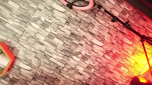 Chat +18 de bonniie_98_ ao vivo