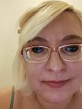 VikaKing's Live XXX Chat