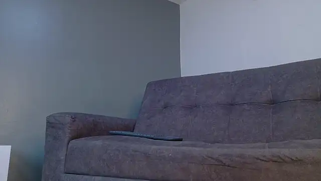 Chat +18 de RiriiBrunette__ ao vivo