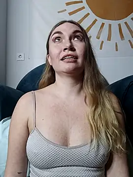 KisaVixen's Live XXX Chat