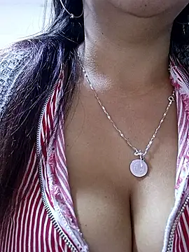 Chat +18 de misshot_02 ao vivo