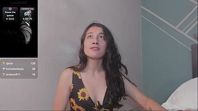 Lucy-Bluesea's Live XXX Chat