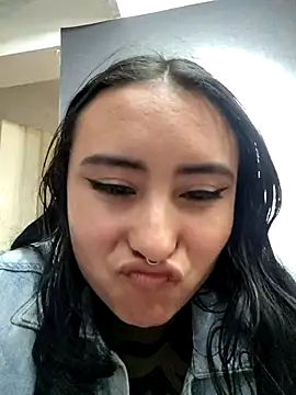 Chat +18 de Venuz_Rivers_ ao vivo