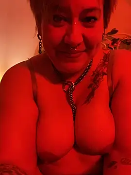 NymphoBuzi's Live XXX Chat