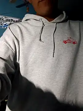 Онлайн чат XXX Hxzelmxnix