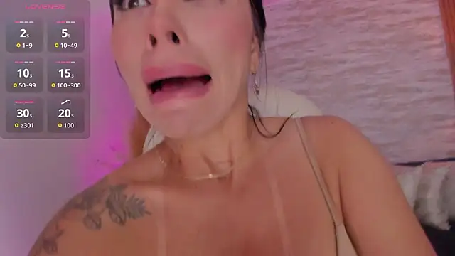 Chat +18 de Sarah_Stone_ ao vivo