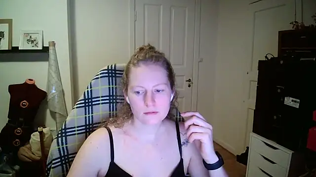 Girlnina-1995's Live XXX Chat