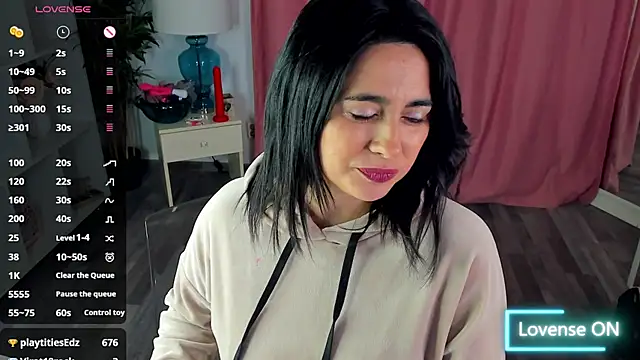 EmaBrownie's Live XXX Chat