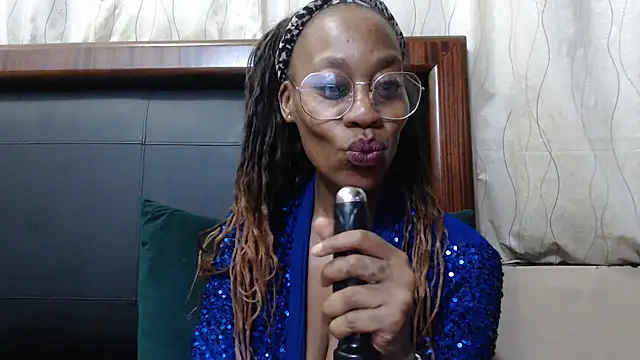 Chat +18 de sweetcandyx24 ao vivo