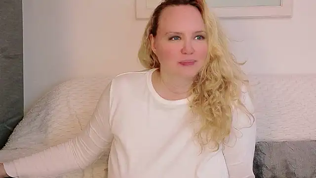 Chat +18 de Sarah4you ao vivo