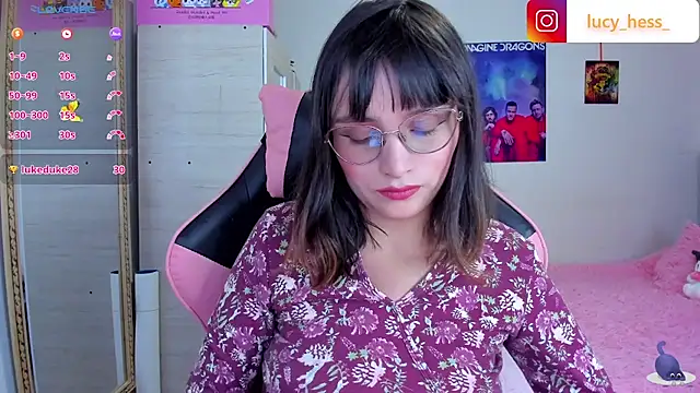 Chat +18 de Lucyy-hess ao vivo