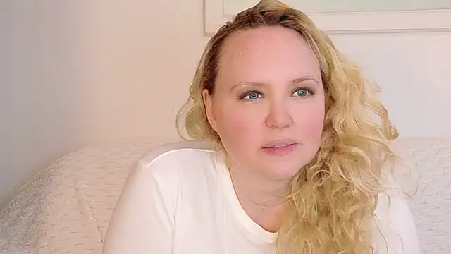 Chat +18 de Sarah4you ao vivo