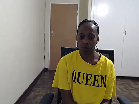 QUEENMANDYY's Live XXX Chat