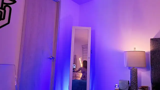 mandi4pole_'s Webcam Show