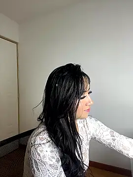 EmmyEvans1 live XXX chat