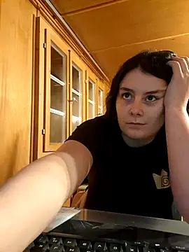 YoungLiisaxx 即時 XXX 聊天