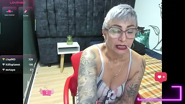 Chat XXX en directo de Charlotte__Gray