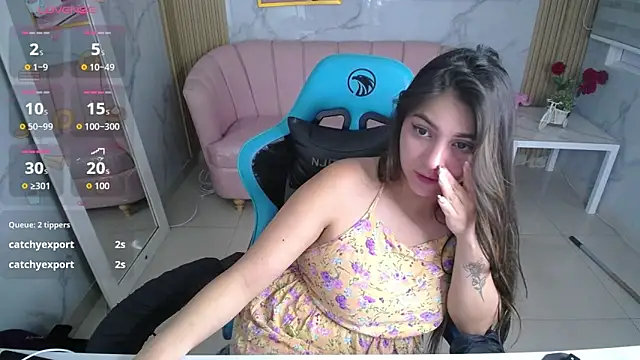 emily_cooper_t's Live XXX Chat