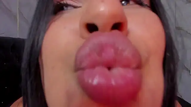 rosalia-04 Chat XXX in diretta